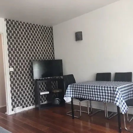 2 Chambres+salon - Parking Apartment